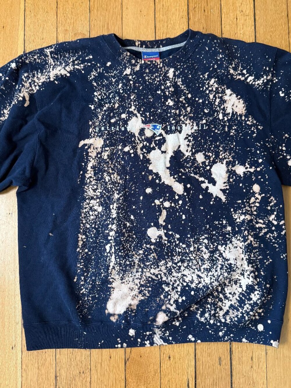 New England Patriots Splatter Print Crewneck Champion Sweatshirt